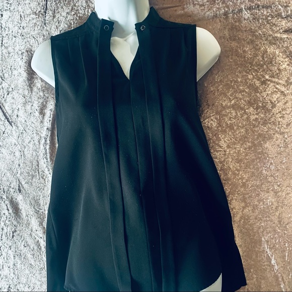 Lands End Outfitters Sheer Trapeze Sleeveless Top - Picture 10 of 13